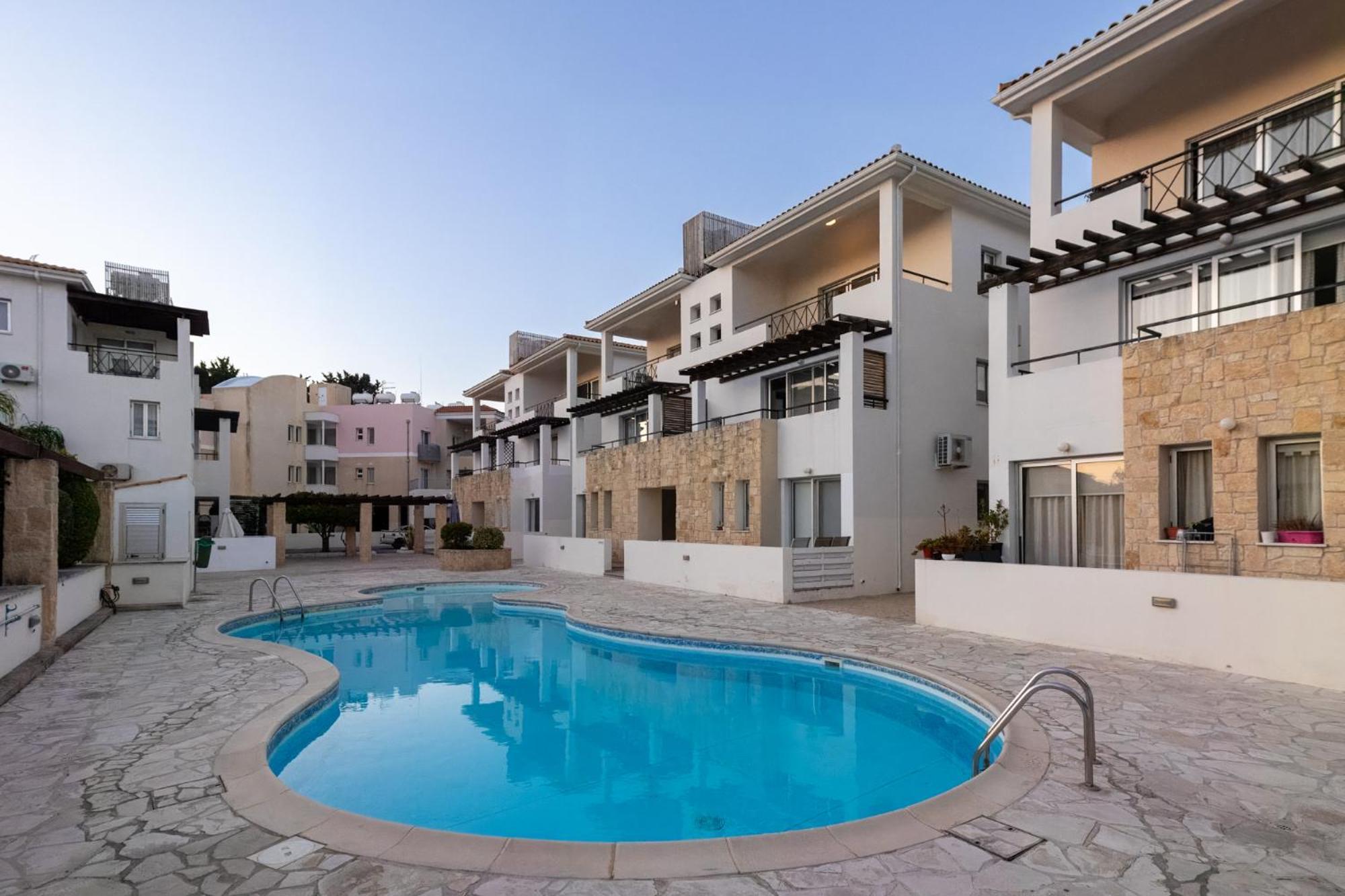 Nefeli Blue-Horizon 2B, Pool, Suites, Big Balconies Paphos Ngoại thất bức ảnh