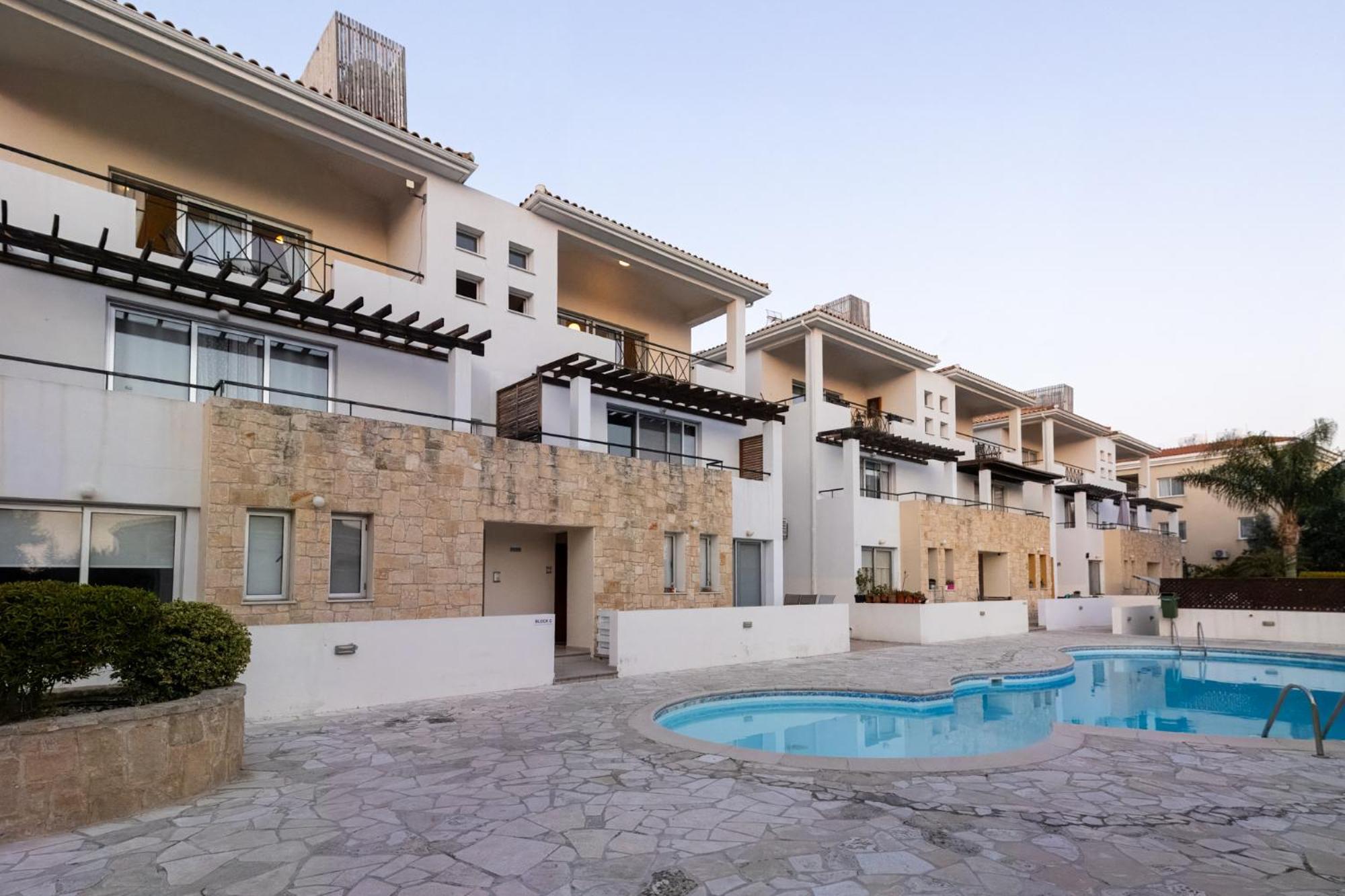 Nefeli Blue-Horizon 2B, Pool, Suites, Big Balconies Paphos Ngoại thất bức ảnh